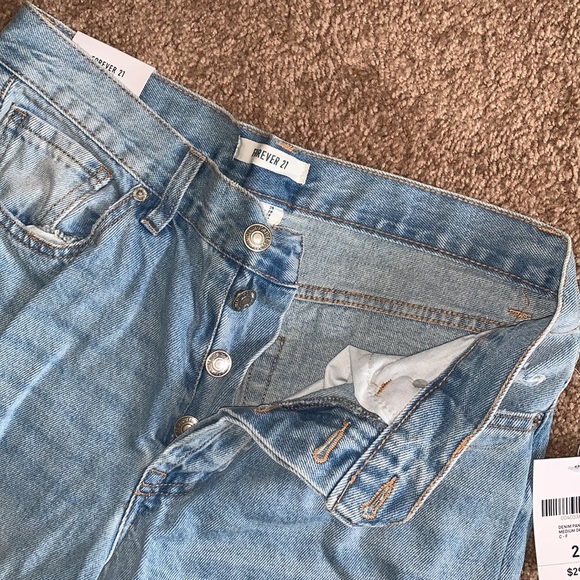 HOST PICK!! Forever 21 Jeans - Picture 4 of 5